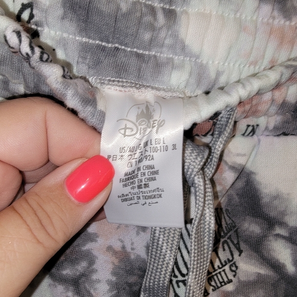 NWT Mens sz L Disney Haunted Mansion Shorts with pockets - Picture 4 of 10